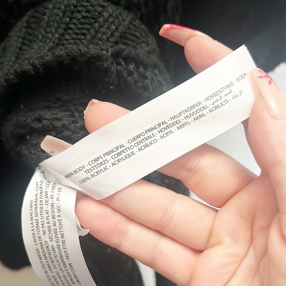 Ariat Oversized Acrylic Knit Short Sleeve Black Scoop Neck Poncho - Picture 7 of 11